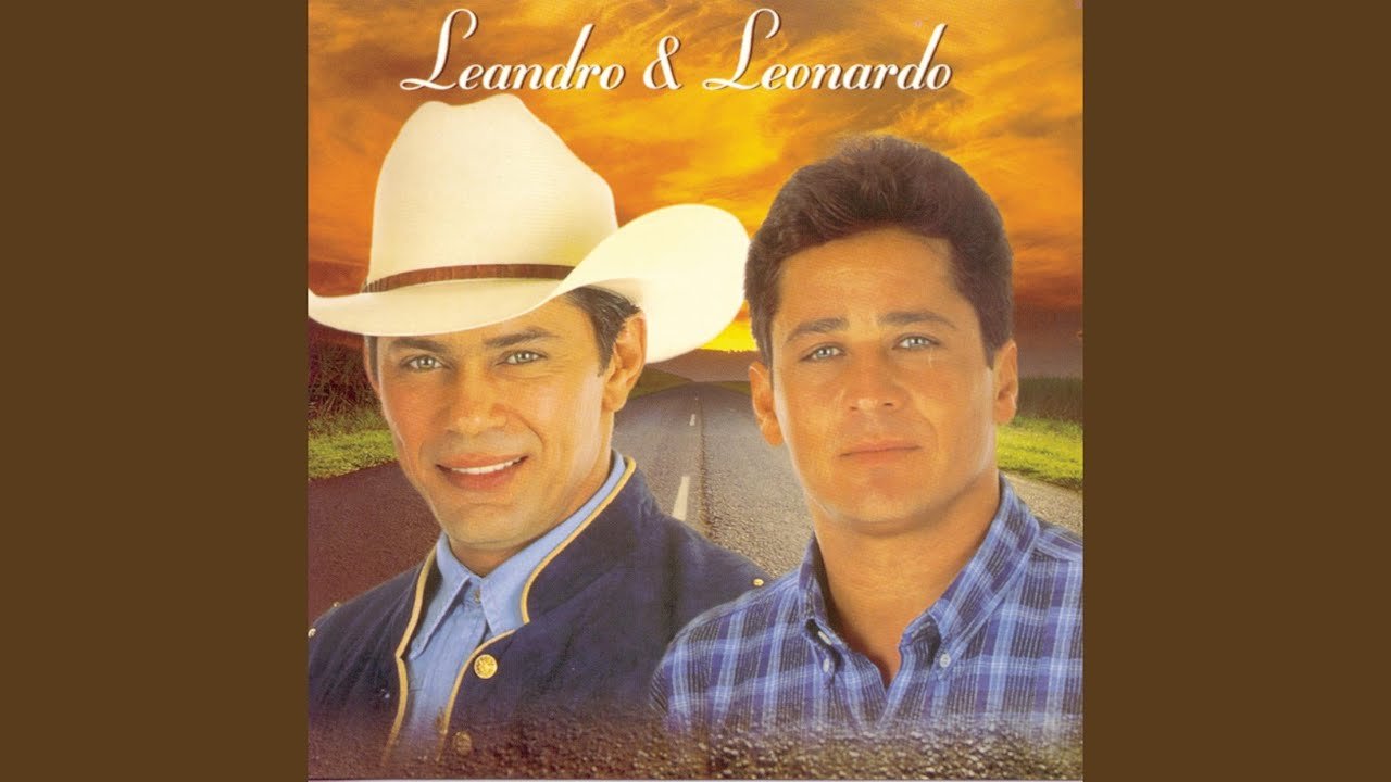 Capa do CD Leandro e Leonardo - Central dos Hits